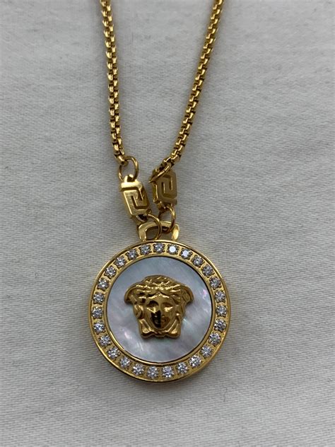 cadena versace réplica